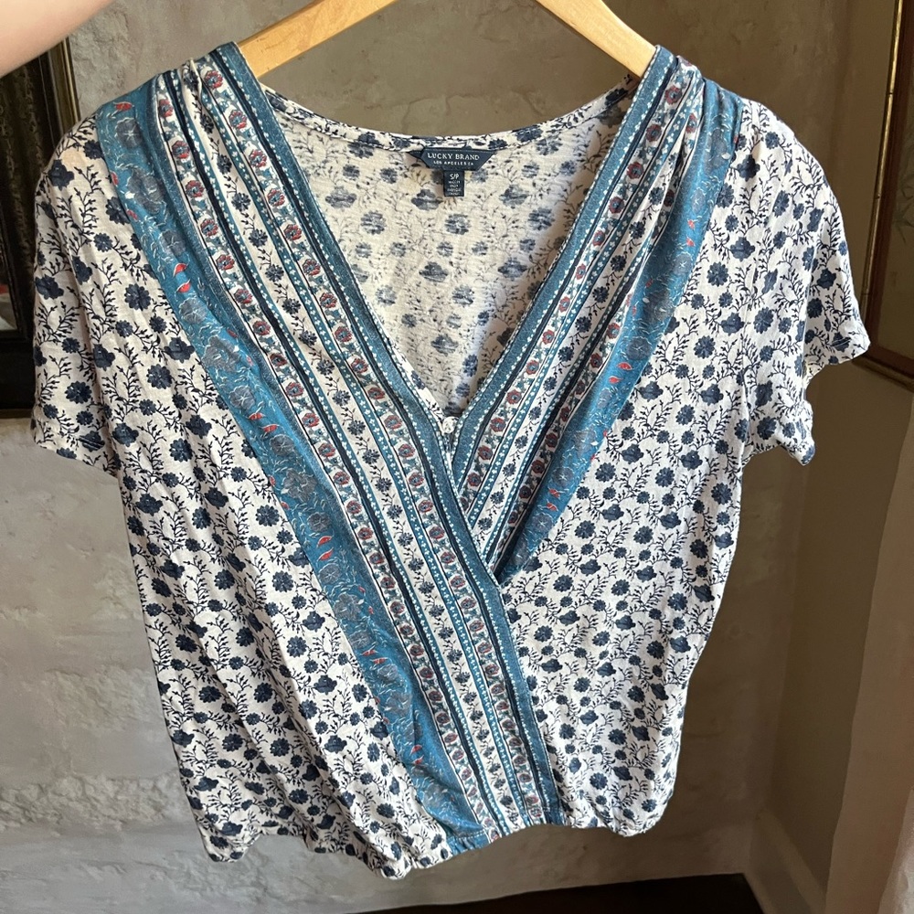 Lucky Brand Women’s Blouse Small. Front Button. Good Condition. Women’s Blouse.